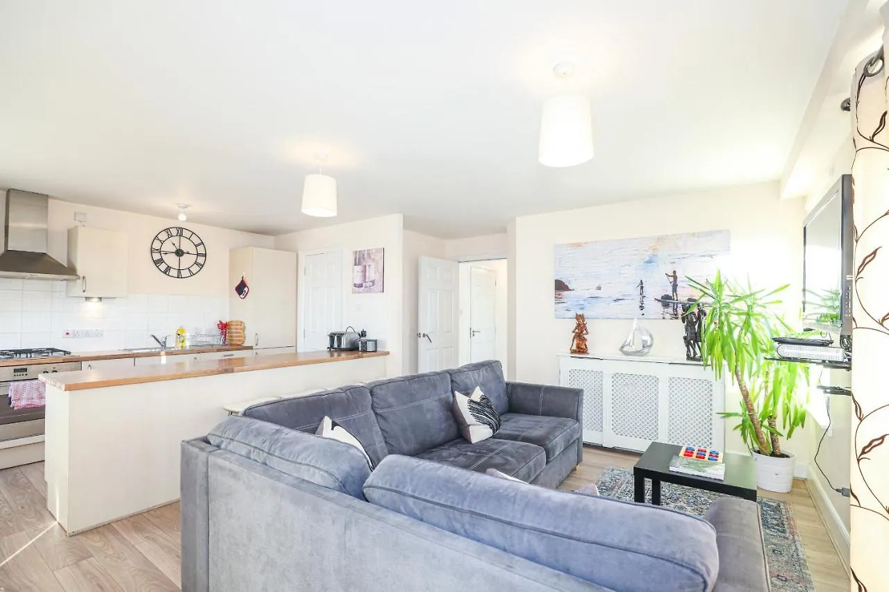 Waterfront Castle View 3 Bed Apartment Edinburgh United Kingdom